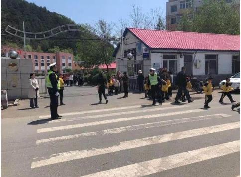 一校一策保安全 吉林省交警全力護(hù)航開學(xué)